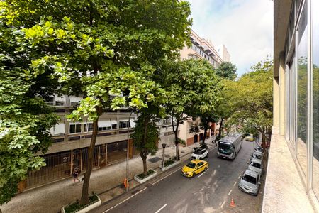 Apartamento para alugar com 128m², 3 quartos e sem vaga