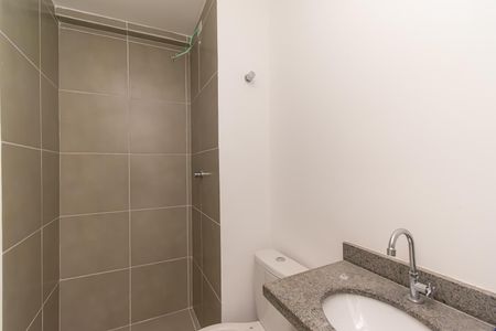 Banheiro de kitnet/studio à venda com 1 quarto, 20m² em Vila Ema, São Paulo