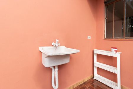 Casa para alugar com 27m², 2 quartos e 1 vagaÁrea de Serviço