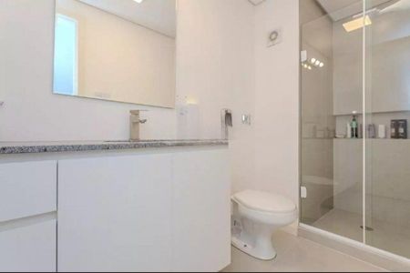 Banheiro de apartamento para alugar com 1 quarto, 40m² em Petrópolis, Porto Alegre