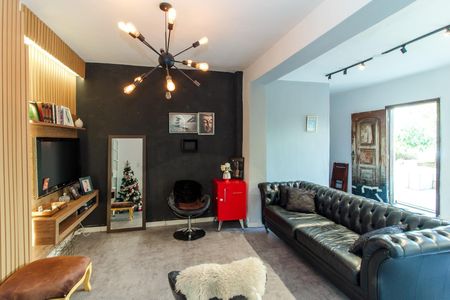 Foto 02 de casa à venda com 4 quartos, 193m² em Carlos Prates, Belo Horizonte