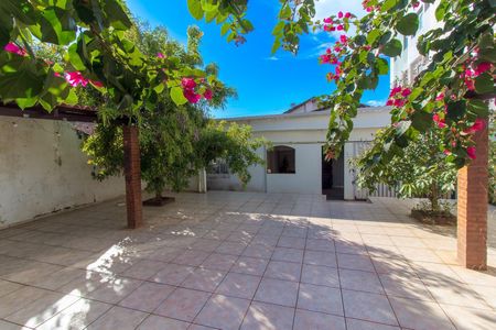 Casa à venda com 330m², 4 quartos e 2 vagasFoto 24