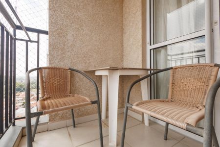 Apartamento para alugar com 57m², 2 quartos e 1 vagaVaranda