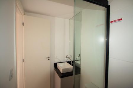 Banheiro de apartamento para alugar com 1 quarto, 31m² em Butantã, São Paulo