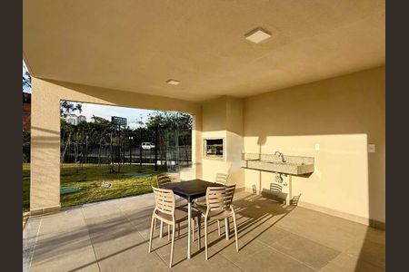 Apartamento para alugar com 32m², 2 quartos e sem vaga Apartamento para alugar com 32m², 2 quartos e sem vagaÁrea comum - Churrasqueira
