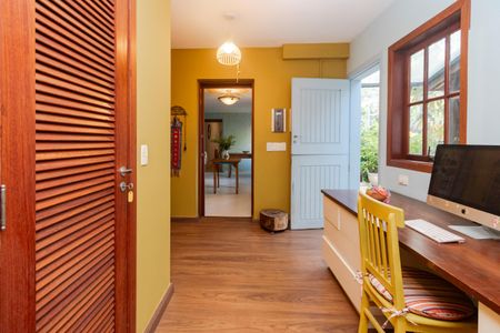 Casa à venda com 125m², 3 quartos e 2 vagasEscritório