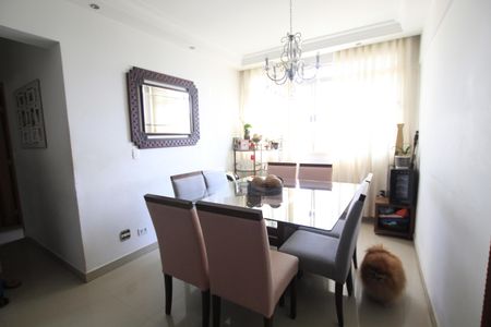 Apartamento à venda com 80m², 2 quartos e 1 vagaSala