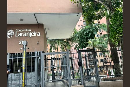 Apartamento para alugar com 80m², 2 quartos e 1 vagaFachada e portaria