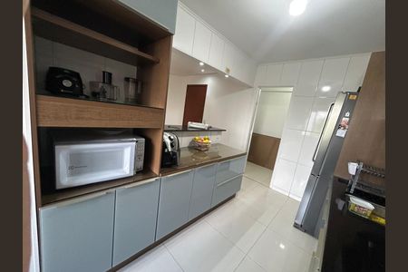 Apartamento para alugar com 80m², 2 quartos e 1 vagaCozinha 