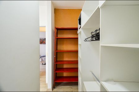Apartamento à venda com 80m², 2 quartos e 1 vagaCloset Quarto 1