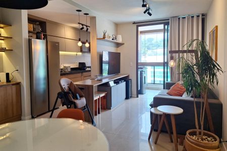 Apartamento à venda com 78m², 2 quartos e 1 vagaSala