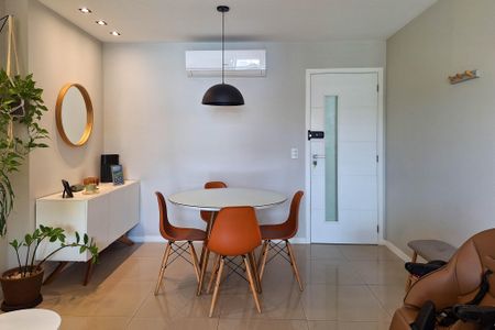 Apartamento à venda com 78m², 2 quartos e 1 vagaSala