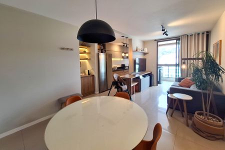 Apartamento à venda com 78m², 2 quartos e 1 vagaSala