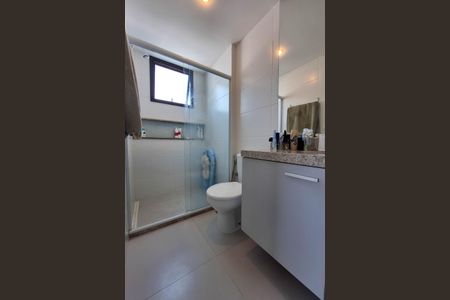 Apartamento à venda com 78m², 2 quartos e 1 vagaBanheiro da Suíte 1