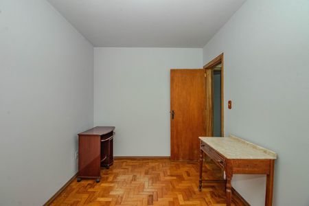 Quarto 1 de apartamento para alugar com 2 quartos, 50m² em São João, Porto Alegre