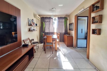 Apartamento à venda com 96m², 2 quartos e 1 vagaSala