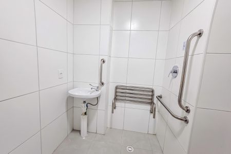 Banheiro social de apartamento para alugar com 1 quarto, 38m² em Jardim, Santo André