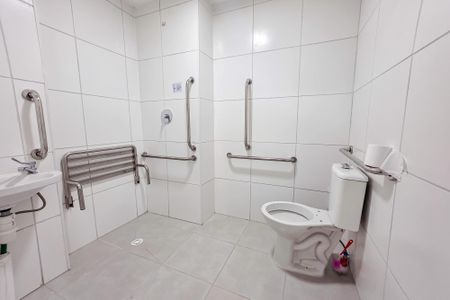 Banheiro social de apartamento para alugar com 1 quarto, 38m² em Jardim, Santo André
