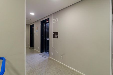 Studio para alugar com 30m², 1 quarto e sem vaga Studio para alugar com 30m², 1 quarto e sem vagaHall Social