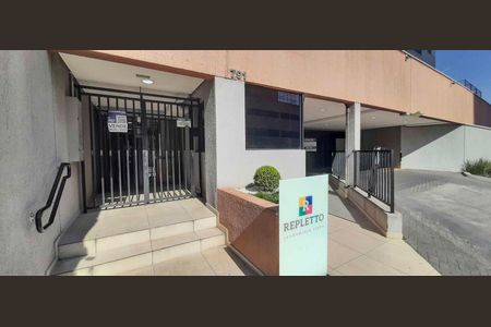 Apartamento à venda com 47m², 2 quartos e 1 vagaFachada e portaria