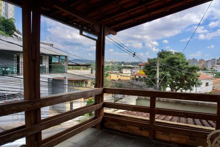 Casa à venda com 444m², 7 quartos e 5 vagasSuíte - Varanda