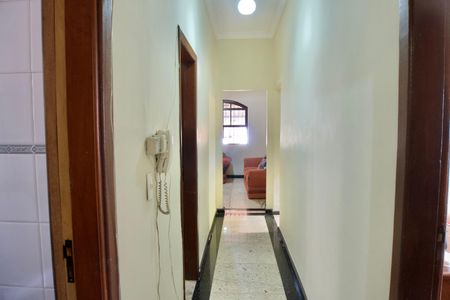 Casa à venda com 444m², 7 quartos e 5 vagasCorredor