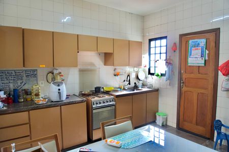 Casa à venda com 444m², 7 quartos e 5 vagasCozinha