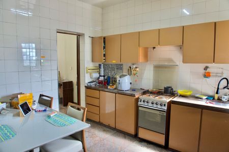 Casa à venda com 444m², 7 quartos e 5 vagasCozinha