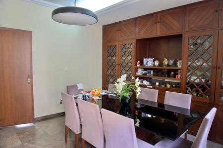 Casa à venda com 444m², 7 quartos e 5 vagasSala de Jantar