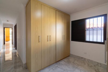 Casa à venda com 165m², 3 quartos e 2 vagas Casa à venda com 165m², 3 quartos e 2 vagasCloset
