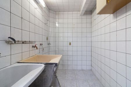 Casa à venda com 165m², 3 quartos e 2 vagas Casa à venda com 165m², 3 quartos e 2 vagasÁrea de Serviço