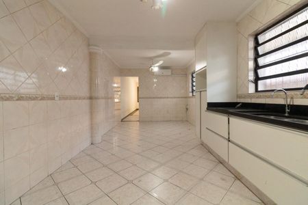 Casa à venda com 165m², 3 quartos e 2 vagas Casa à venda com 165m², 3 quartos e 2 vagasCozinha