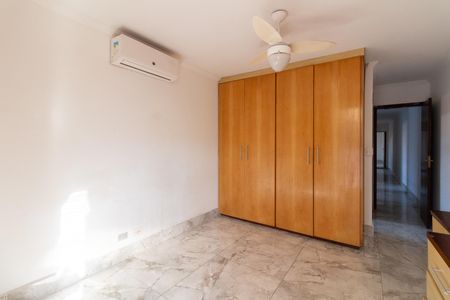 Casa à venda com 165m², 3 quartos e 2 vagas Casa à venda com 165m², 3 quartos e 2 vagasQuarto 3 - Suíte