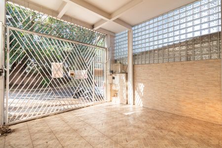 Casa à venda com 165m², 3 quartos e 2 vagas Casa à venda com 165m², 3 quartos e 2 vagasGaragem