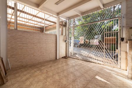 Casa à venda com 165m², 3 quartos e 2 vagas Casa à venda com 165m², 3 quartos e 2 vagasGaragem