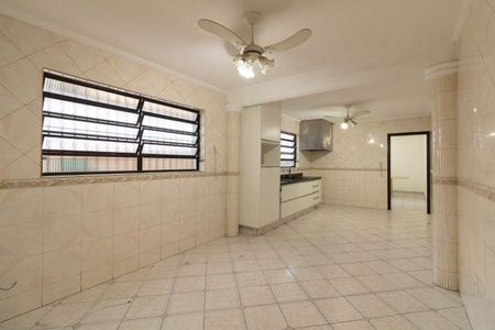 Casa à venda com 165m², 3 quartos e 2 vagas Casa à venda com 165m², 3 quartos e 2 vagasCozinha