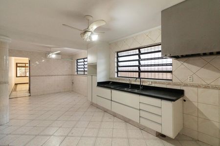 Casa à venda com 165m², 3 quartos e 2 vagas Casa à venda com 165m², 3 quartos e 2 vagasCozinha