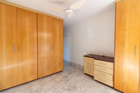 Casa à venda com 165m², 3 quartos e 2 vagas Casa à venda com 165m², 3 quartos e 2 vagasQuarto 3 - Suíte