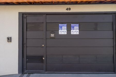 Casa à venda com 98m², 2 quartos e 3 vagasPlaca instalada