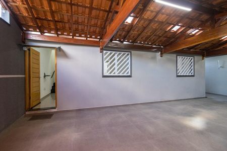 Casa à venda com 98m², 2 quartos e 3 vagasGaragem