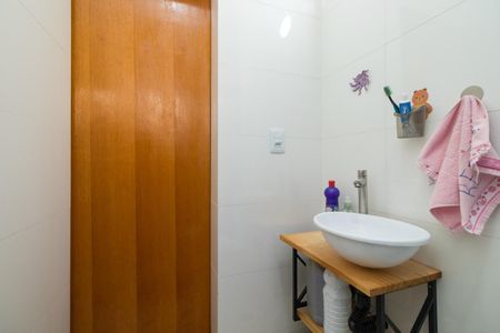 Casa à venda com 98m², 2 quartos e 3 vagasBanheiro da Suíte 2