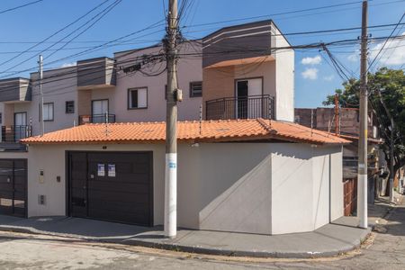 Casa à venda com 98m², 2 quartos e 3 vagasFachada