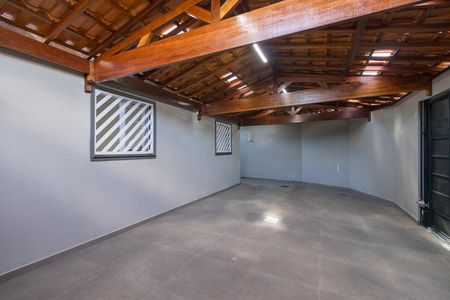 Casa à venda com 98m², 2 quartos e 3 vagasGaragem