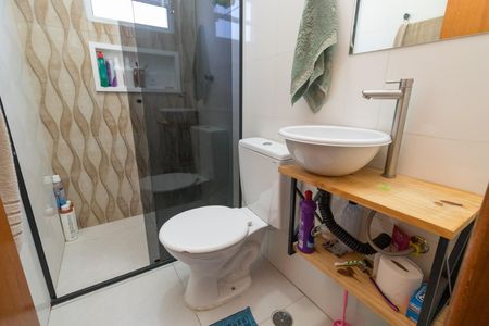 Casa à venda com 98m², 2 quartos e 3 vagasBanheiro da Suíte 1