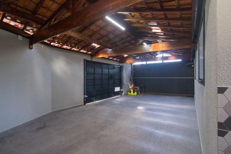 Casa à venda com 98m², 2 quartos e 3 vagasGaragem