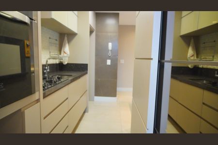 Apartamento à venda com 76m², 3 quartos e 2 vagasCozinha 