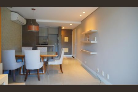 Sala  de apartamento à venda com 3 quartos, 76m² em Jardim Carvalho, Porto Alegre