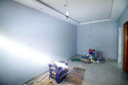 Sala de casa à venda com 2 quartos, 191m² em Vaz Lobo, Rio de Janeiro