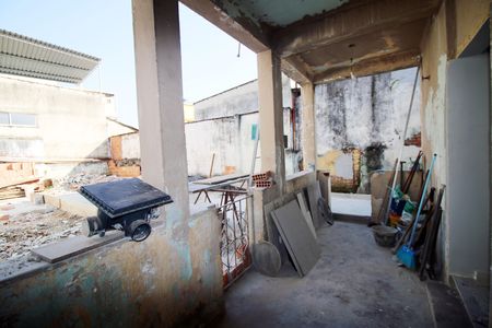 Casa à venda com 191m², 2 quartos e 1 vagaVaranda Fundos