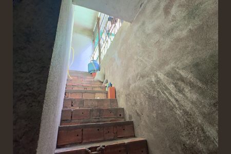 Casa para alugar com 300m², 4 quartos e 1 vaga Casa para alugar com 300m², 4 quartos e 1 vagaEscada